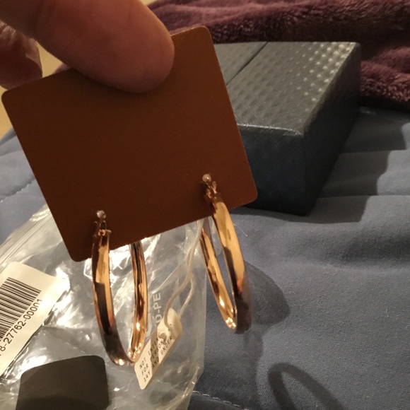 NWOT Toscana Italian 18k Gold Plated Large Hoop Earrings In Box - Picture 5 of 9